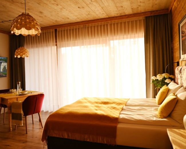 Studio Stołowy Głaz